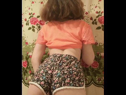 ❤️ Sexy ung babe tar av seg shortsen på kamera Sexvideo på porno no.teatroporno.ru ❌❤